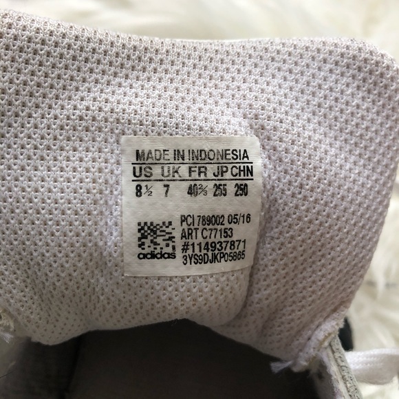 Aidas Sneakers - Picture 8 of 12